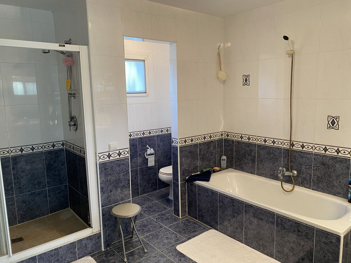Se vende Villa - Chalet de 4 dormitorios en Costa Del Sol, Málaga, España