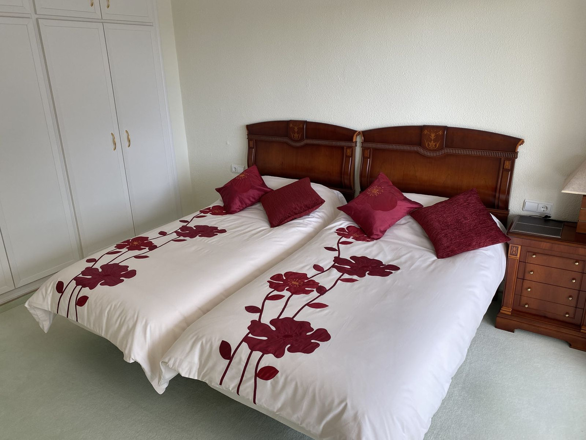 Se vende Villa - Chalet de 4 dormitorios en Costa Del Sol, Málaga, España