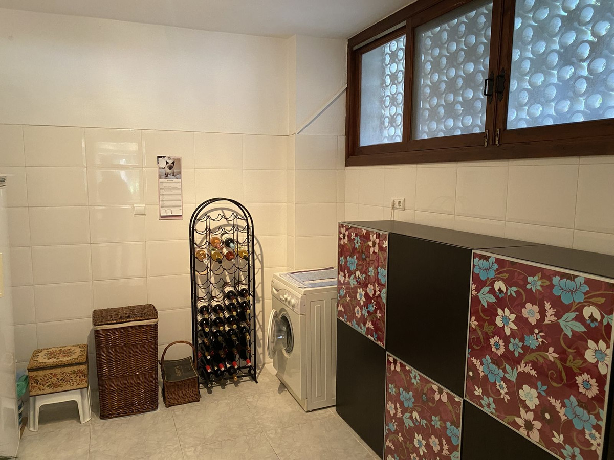 Se vende Villa - Chalet de 4 dormitorios en Costa Del Sol, Málaga, España