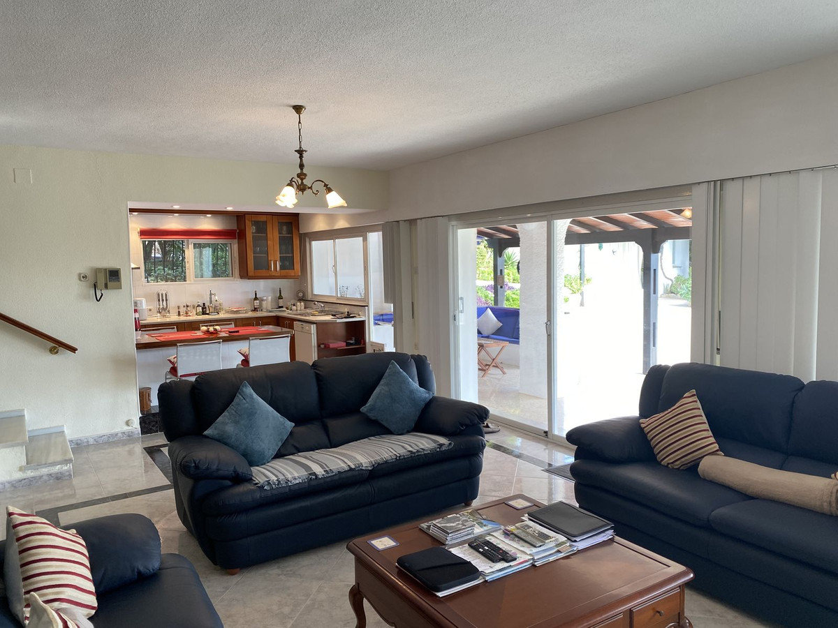 Se vende Villa - Chalet de 4 dormitorios en Costa Del Sol, Málaga, España