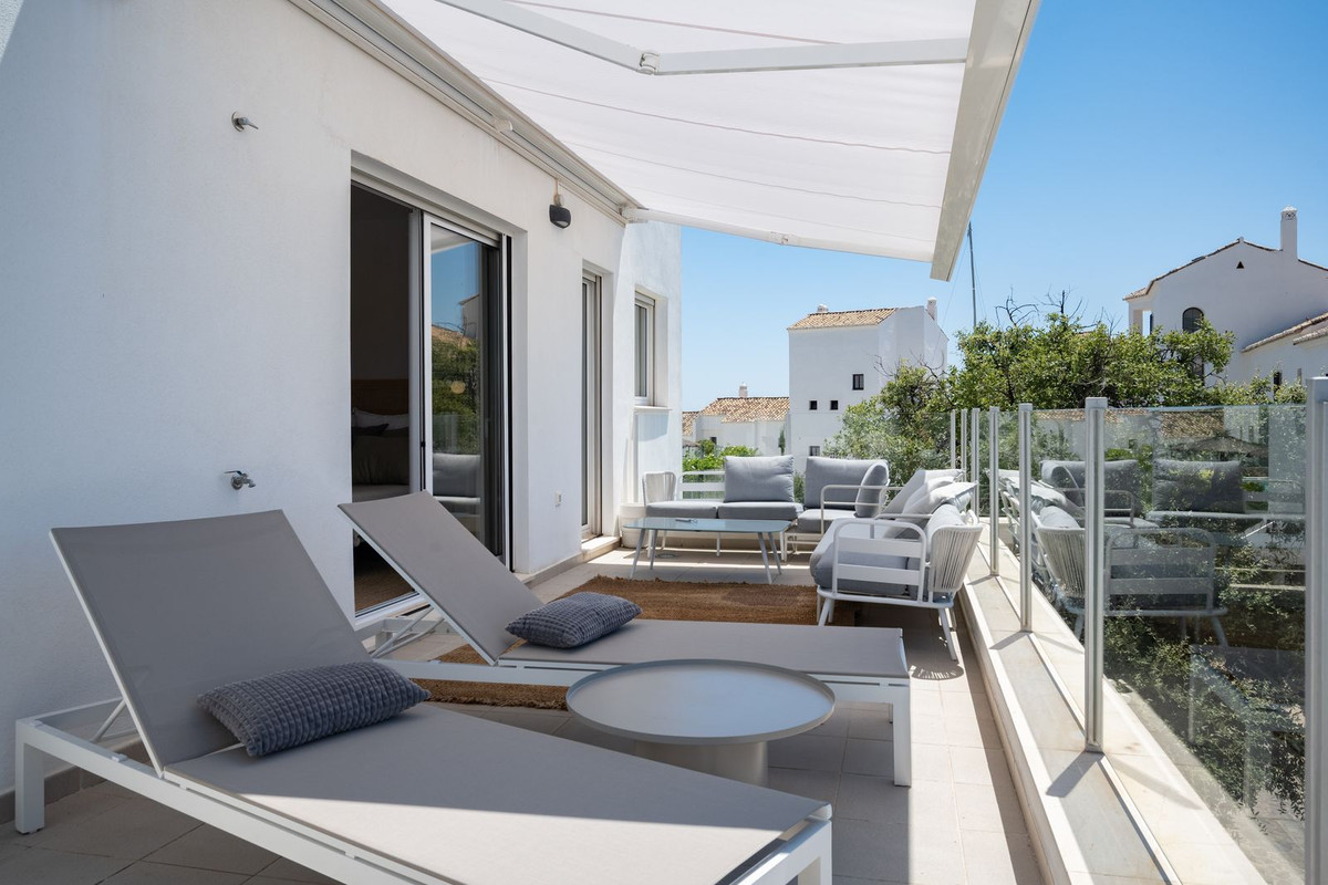 3 Bed Apartment for sale in Altos De Los Monteros Costa Del Sol, Málaga, Spain