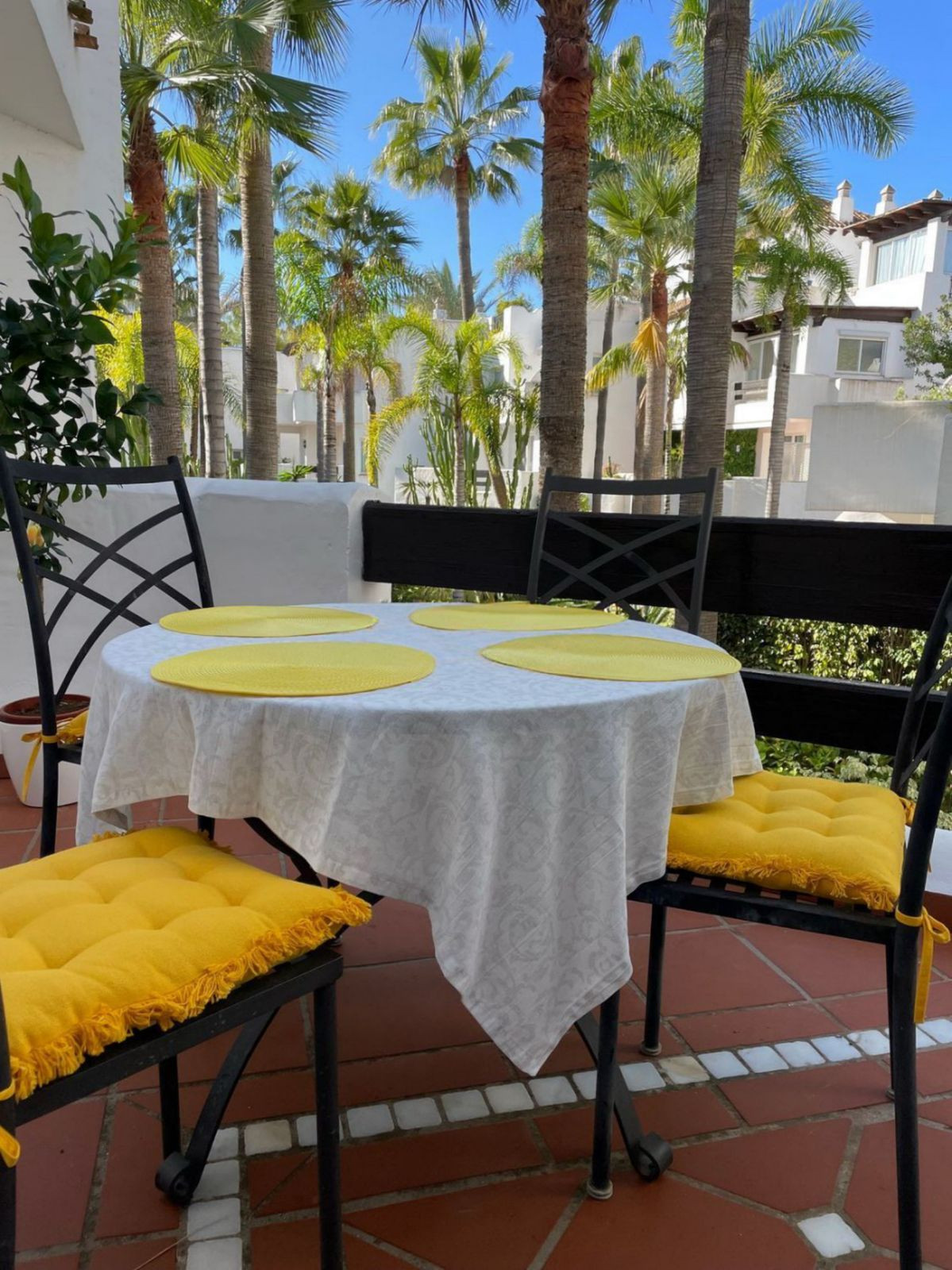 2 Bed Apartment for sale in Nueva Andalucía Costa Del Sol, Málaga, Spain
