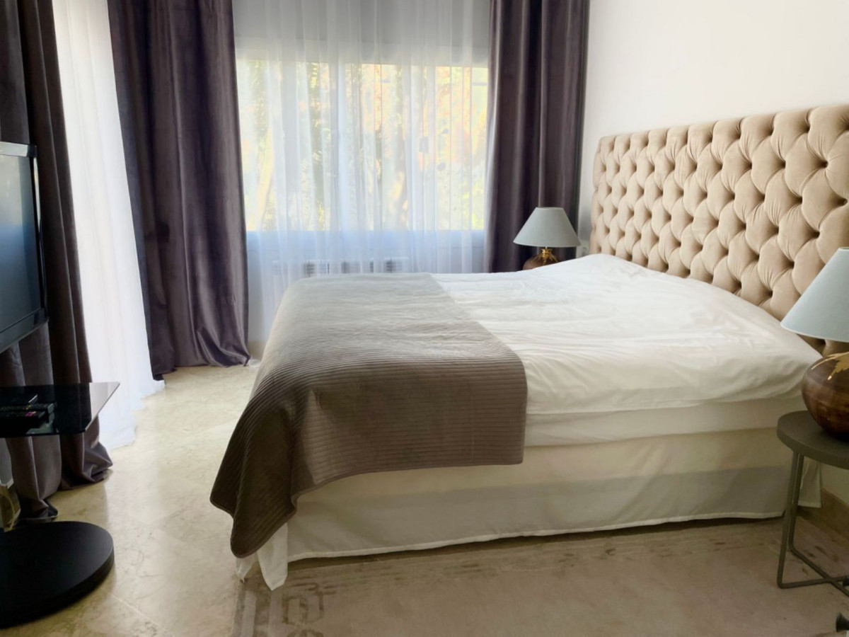 2 Bed Apartment for sale in Nueva Andalucía Costa Del Sol, Málaga, Spain