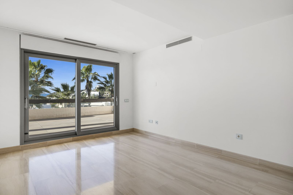 3 Bed Apartment for sale in Benahavís Costa Del Sol, Málaga, Spain