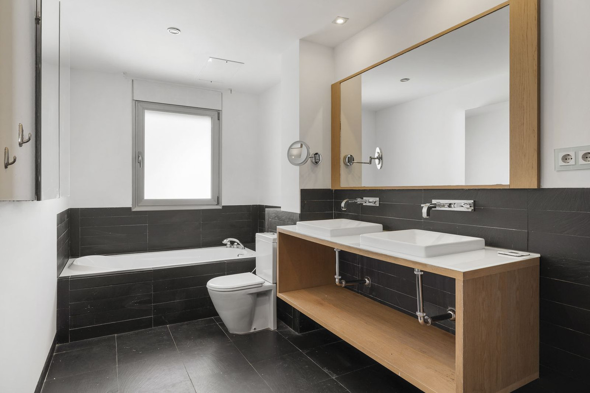 3 Bed Apartment for sale in Benahavís Costa Del Sol, Málaga, Spain