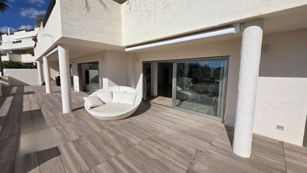 3 Bed Apartment for sale in Benahavís Costa Del Sol, Málaga, Spain