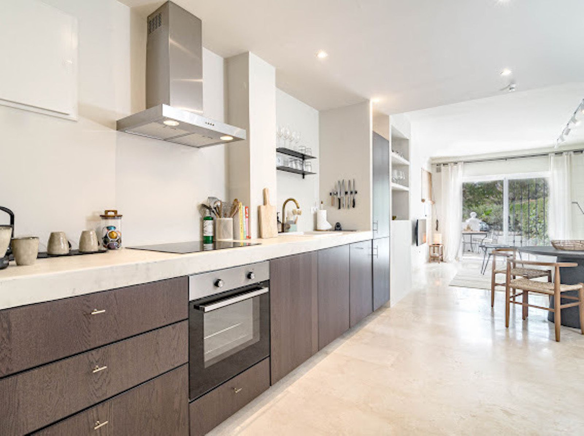 2 Bed Apartment for sale in Nueva Andalucía Costa Del Sol, Málaga, Spain