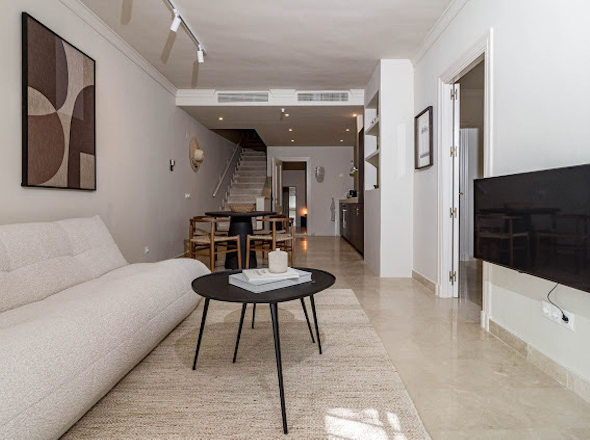 2 Bed Apartment for sale in Nueva Andalucía Costa Del Sol, Málaga, Spain