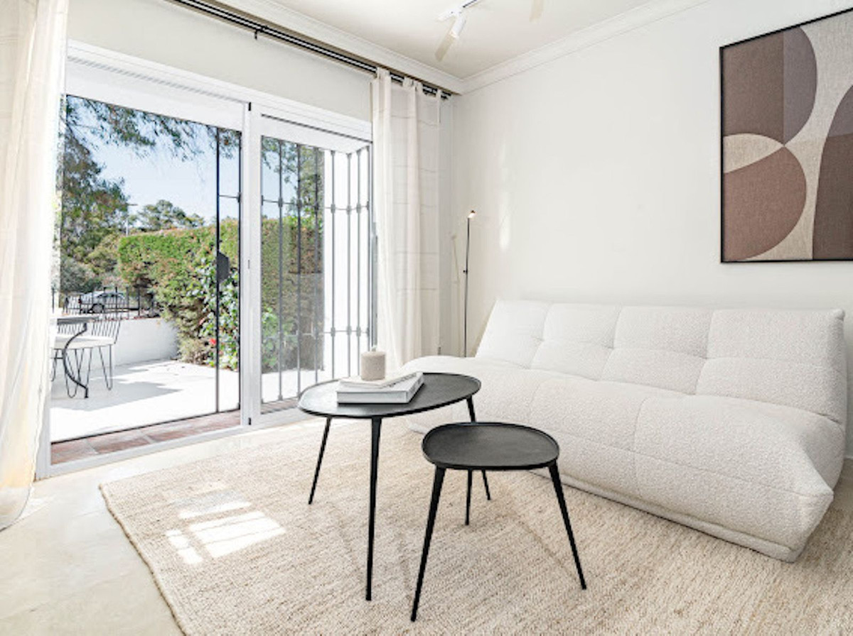 2 Bed Apartment for sale in Nueva Andalucía Costa Del Sol, Málaga, Spain