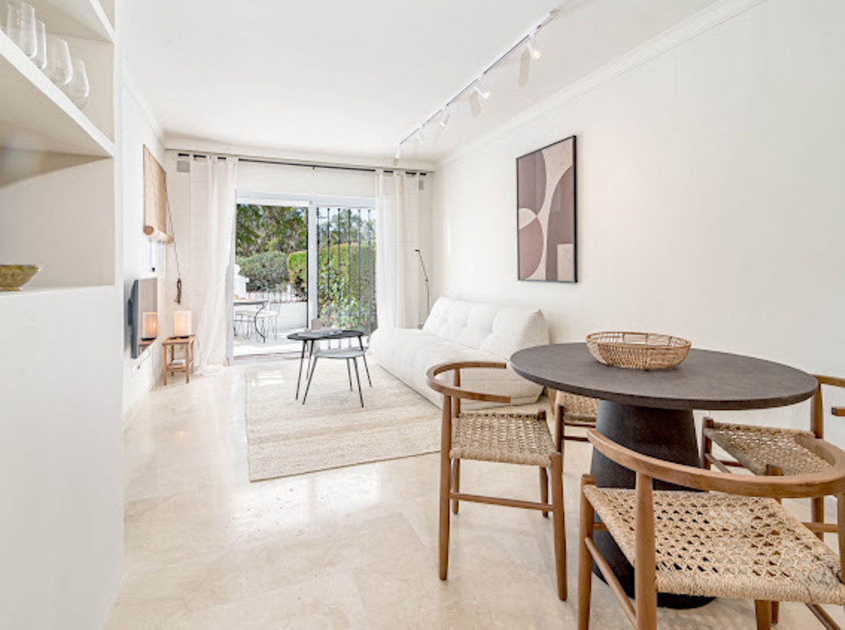 2 Bed Apartment for sale in Nueva Andalucía Costa Del Sol, Málaga, Spain