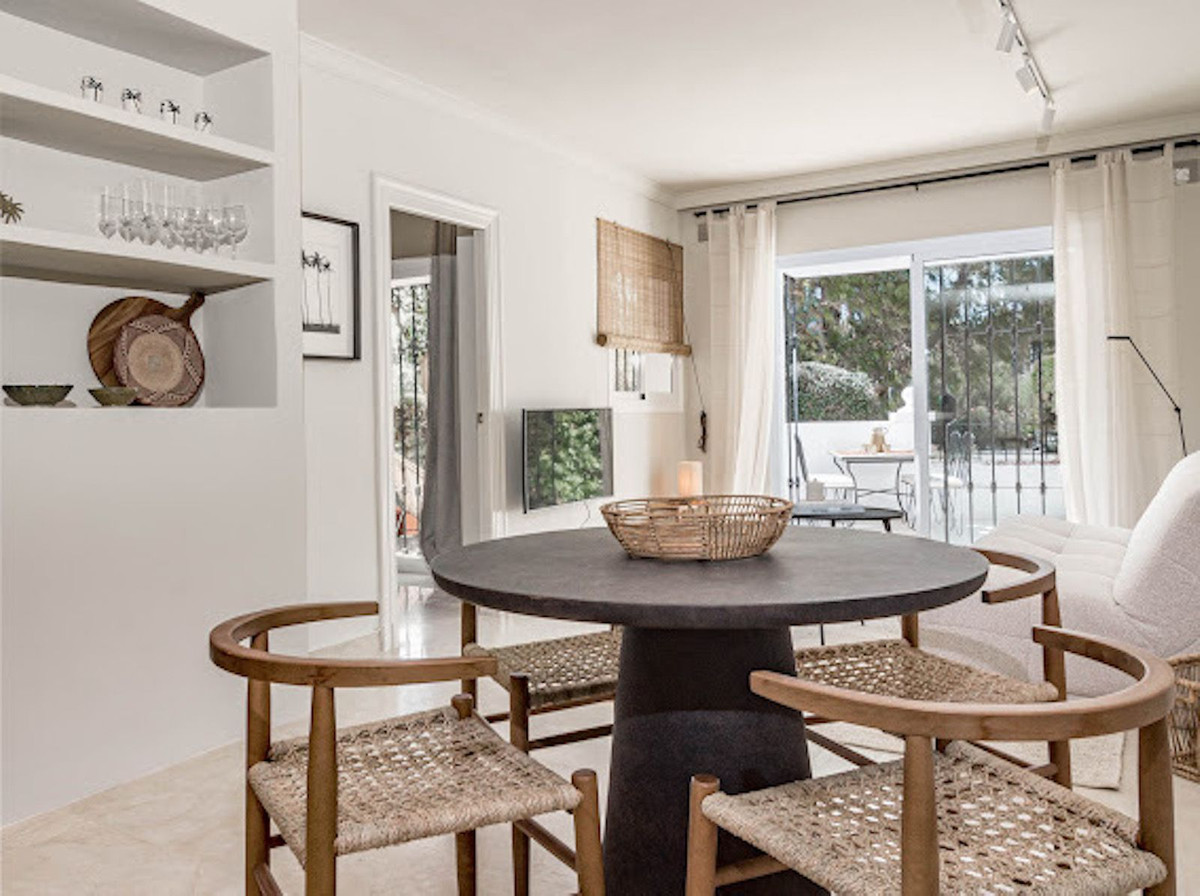 2 Bed Apartment for sale in Nueva Andalucía Costa Del Sol, Málaga, Spain