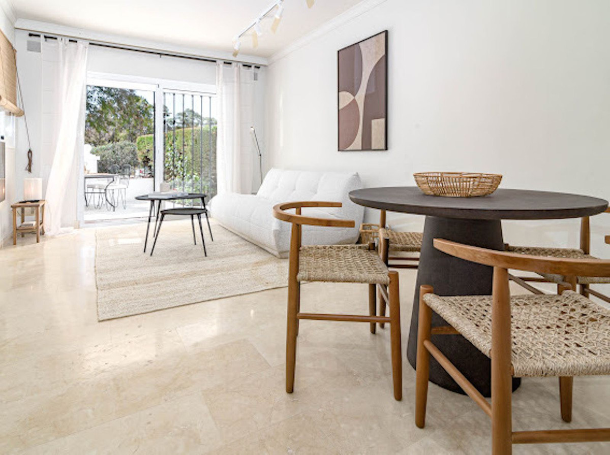 2 Bed Apartment for sale in Nueva Andalucía Costa Del Sol, Málaga, Spain