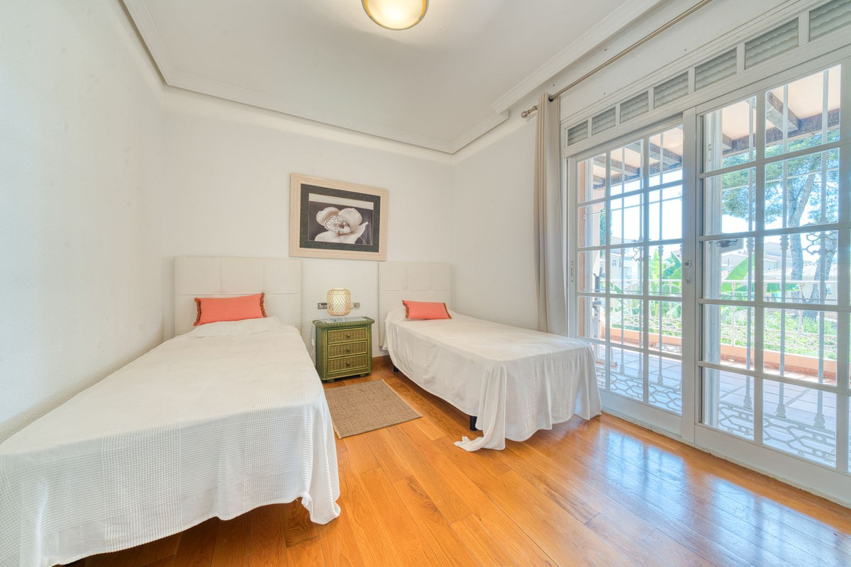 4 Bed Townhouse for sale in El Coto Costa Del Sol, Málaga, Spain