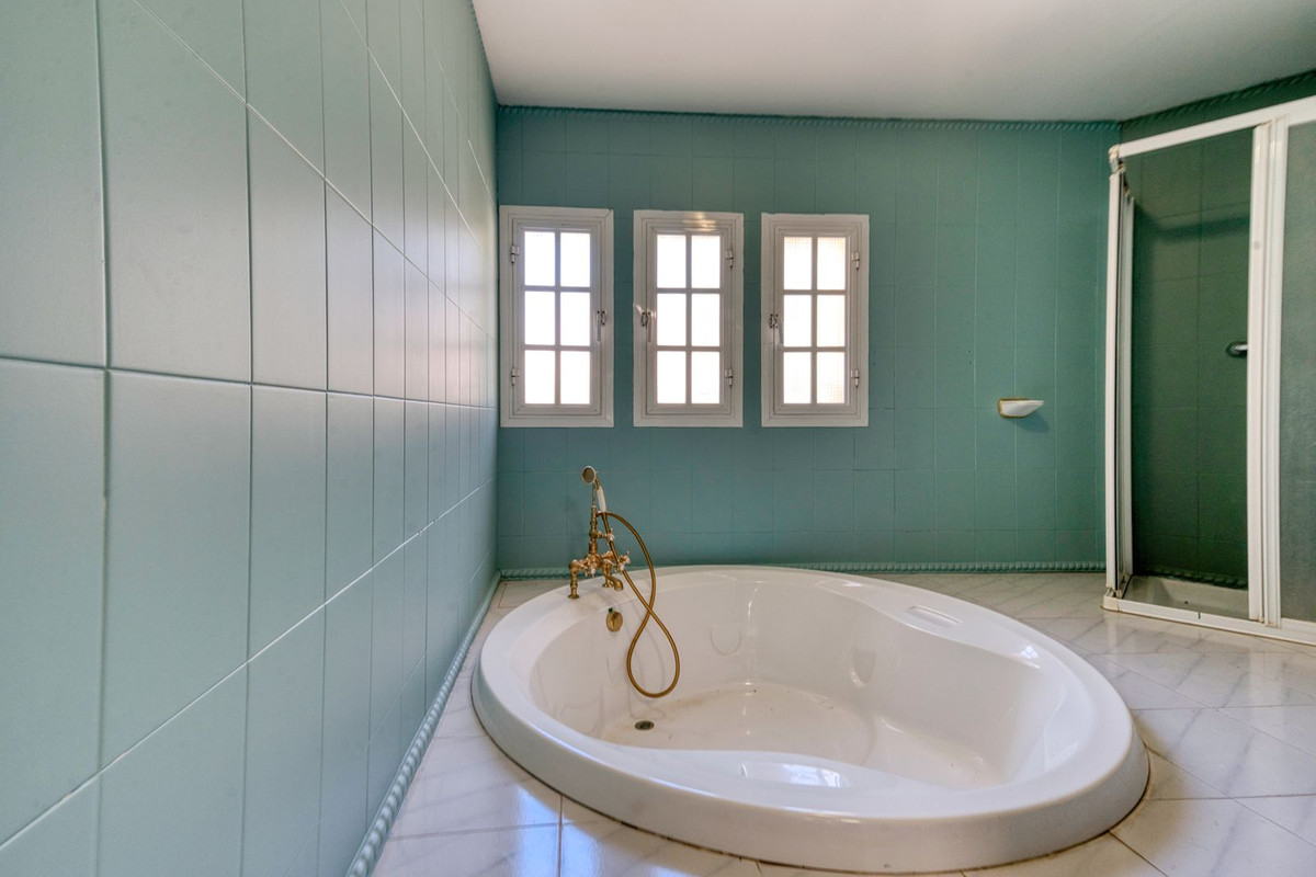 4 Bed Townhouse for sale in El Coto Costa Del Sol, Málaga, Spain