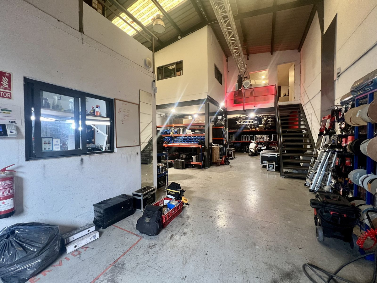 Se vende Nave industrial de 3 dormitorios en Costa Del Sol, Málaga, España