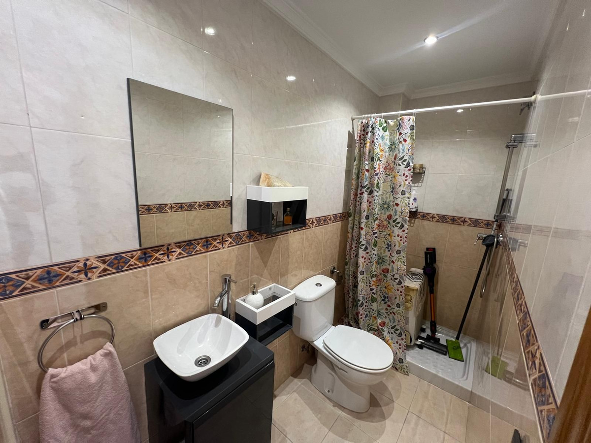 2 Bed Apartment for sale in Las Lagunas Costa Del Sol, Málaga, Spain