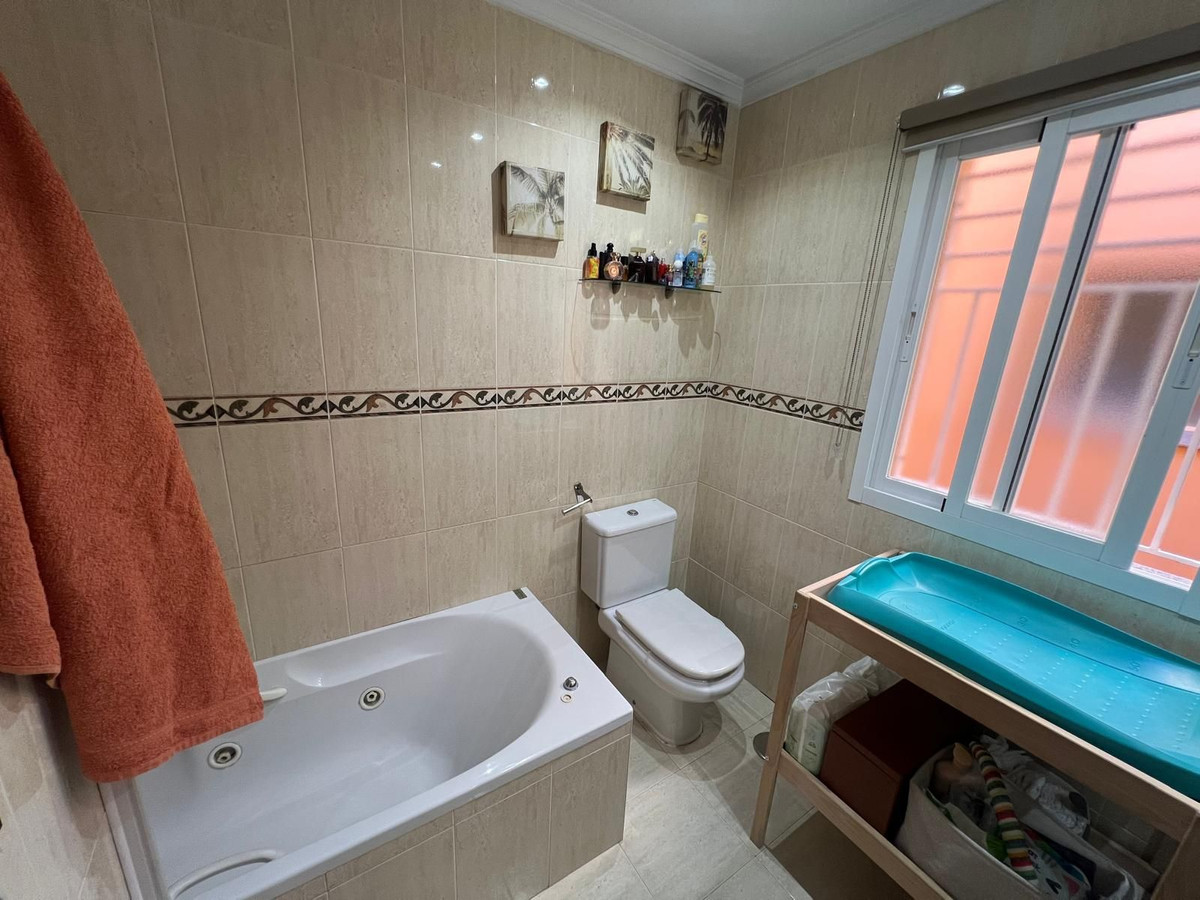 2 Bed Apartment for sale in Las Lagunas Costa Del Sol, Málaga, Spain