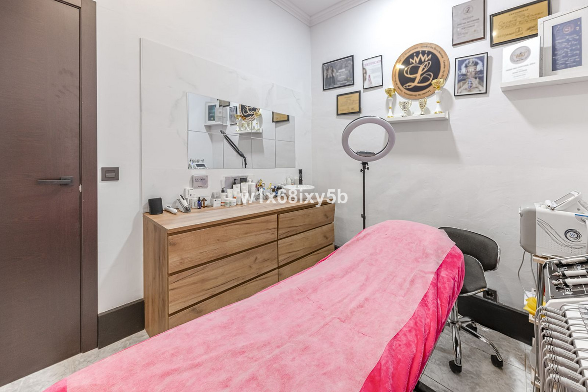 Se vende Local comercial de 2 dormitorios en Costa Del Sol, Málaga, España