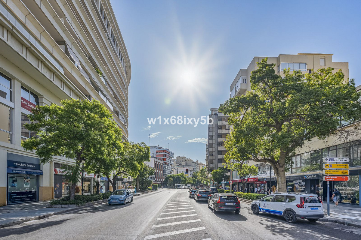 Se vende Local comercial de 2 dormitorios en Costa Del Sol, Málaga, España