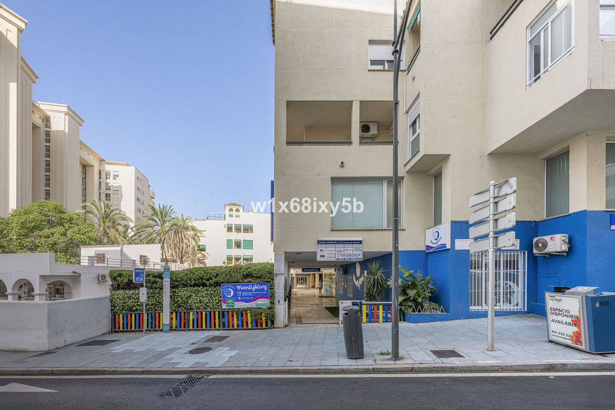 Se vende Local comercial de 2 dormitorios en Costa Del Sol, Málaga, España