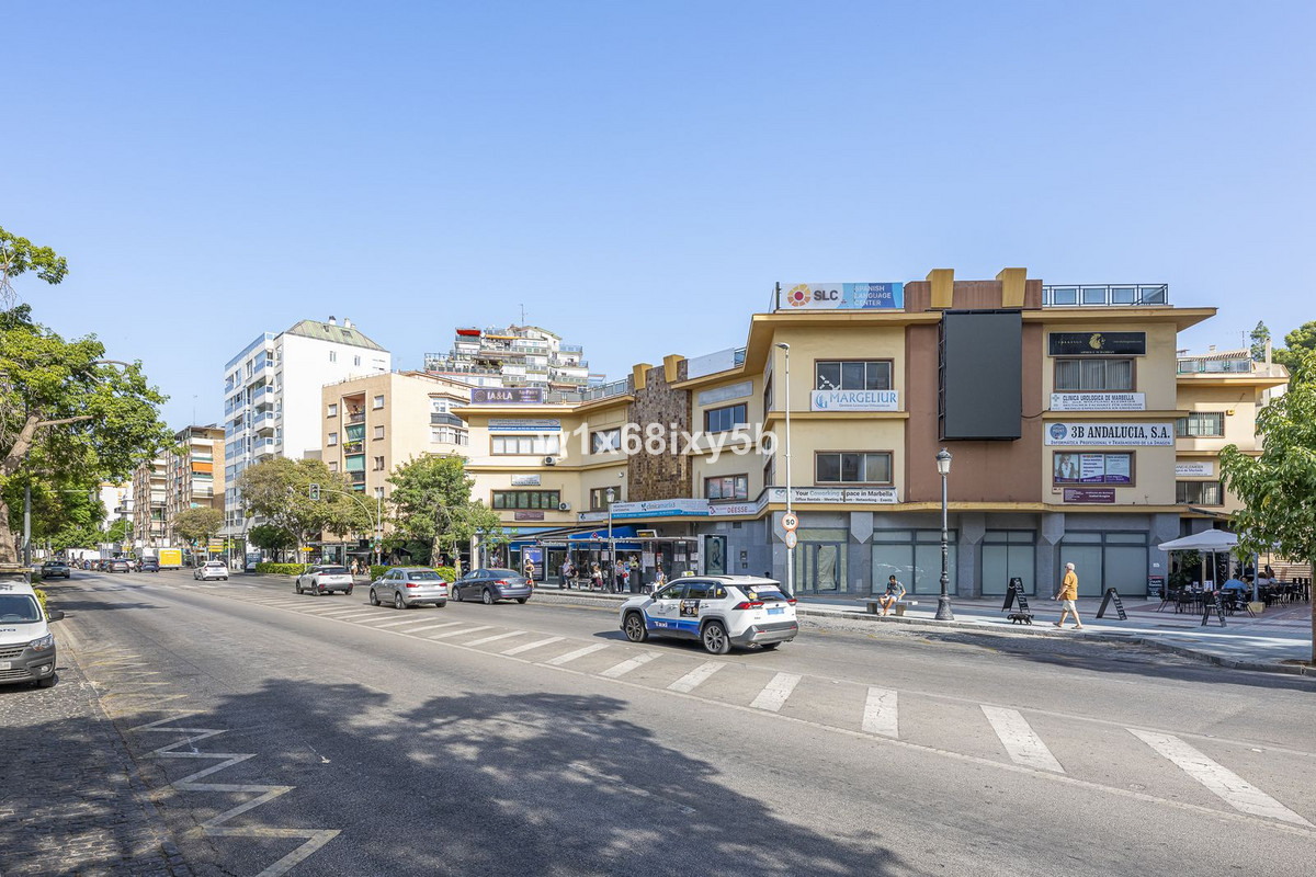 Se vende Local comercial de 2 dormitorios en Costa Del Sol, Málaga, España