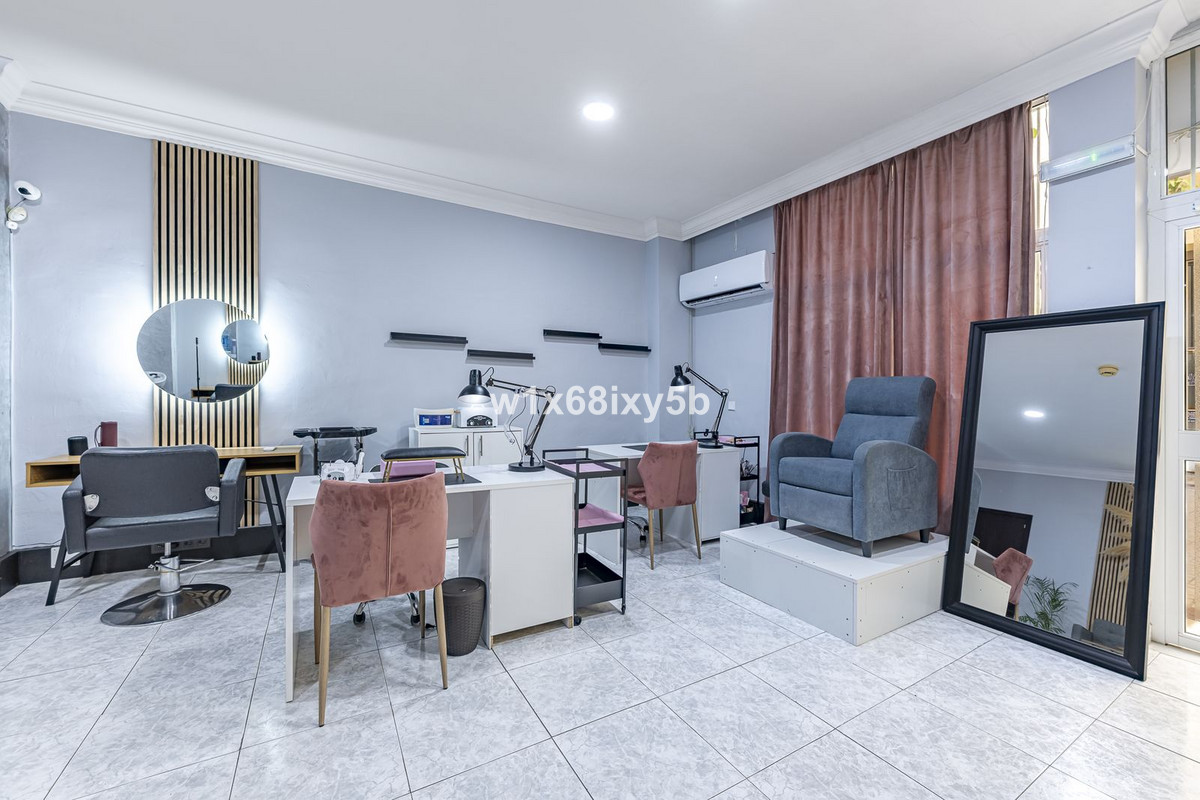 Se vende Local comercial de 2 dormitorios en Costa Del Sol, Málaga, España