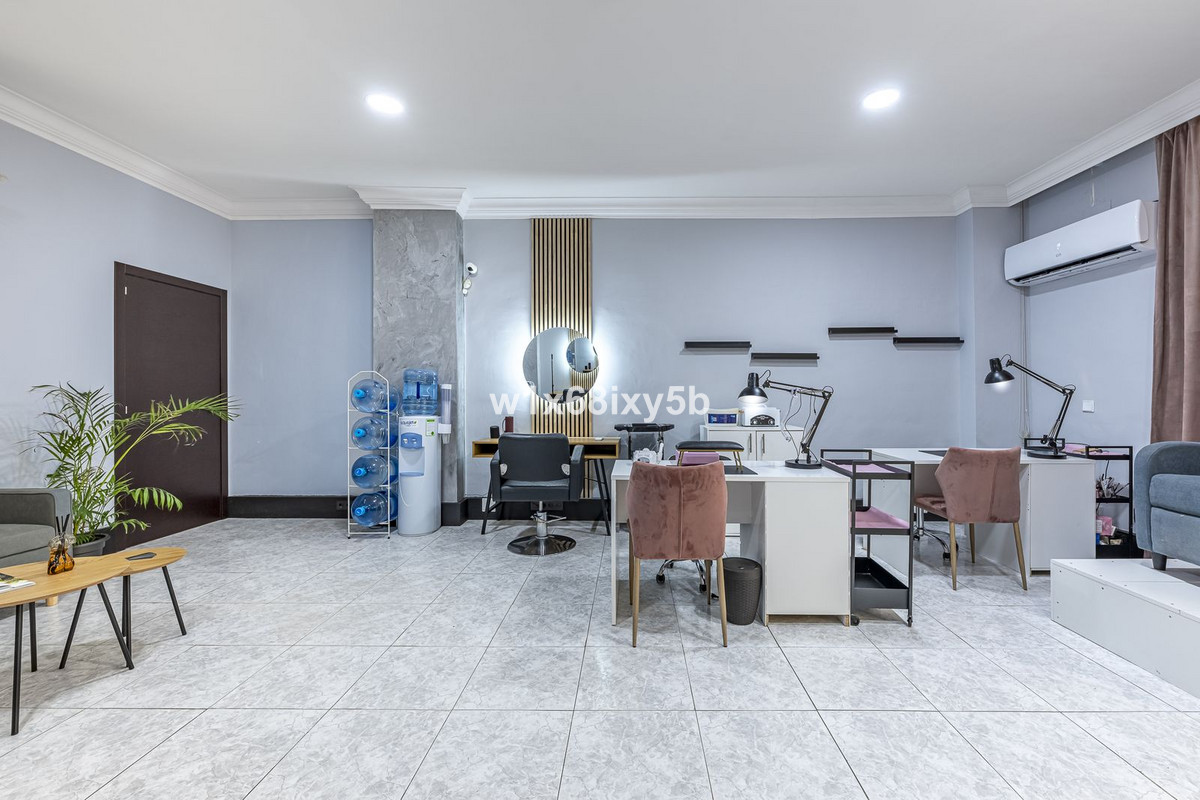 Se vende Local comercial de 2 dormitorios en Costa Del Sol, Málaga, España