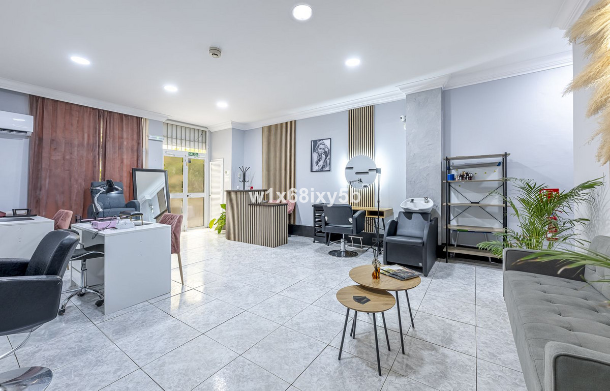 Se vende Local comercial de 2 dormitorios en Costa Del Sol, Málaga, España