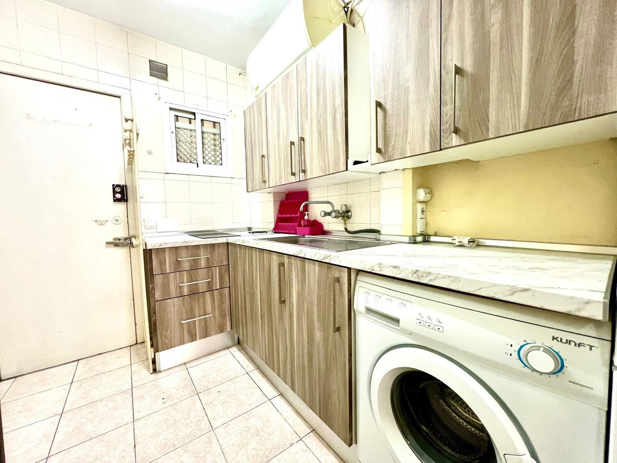 1 Bed Apartment for sale in Fuengirola Costa Del Sol, Málaga, Spain