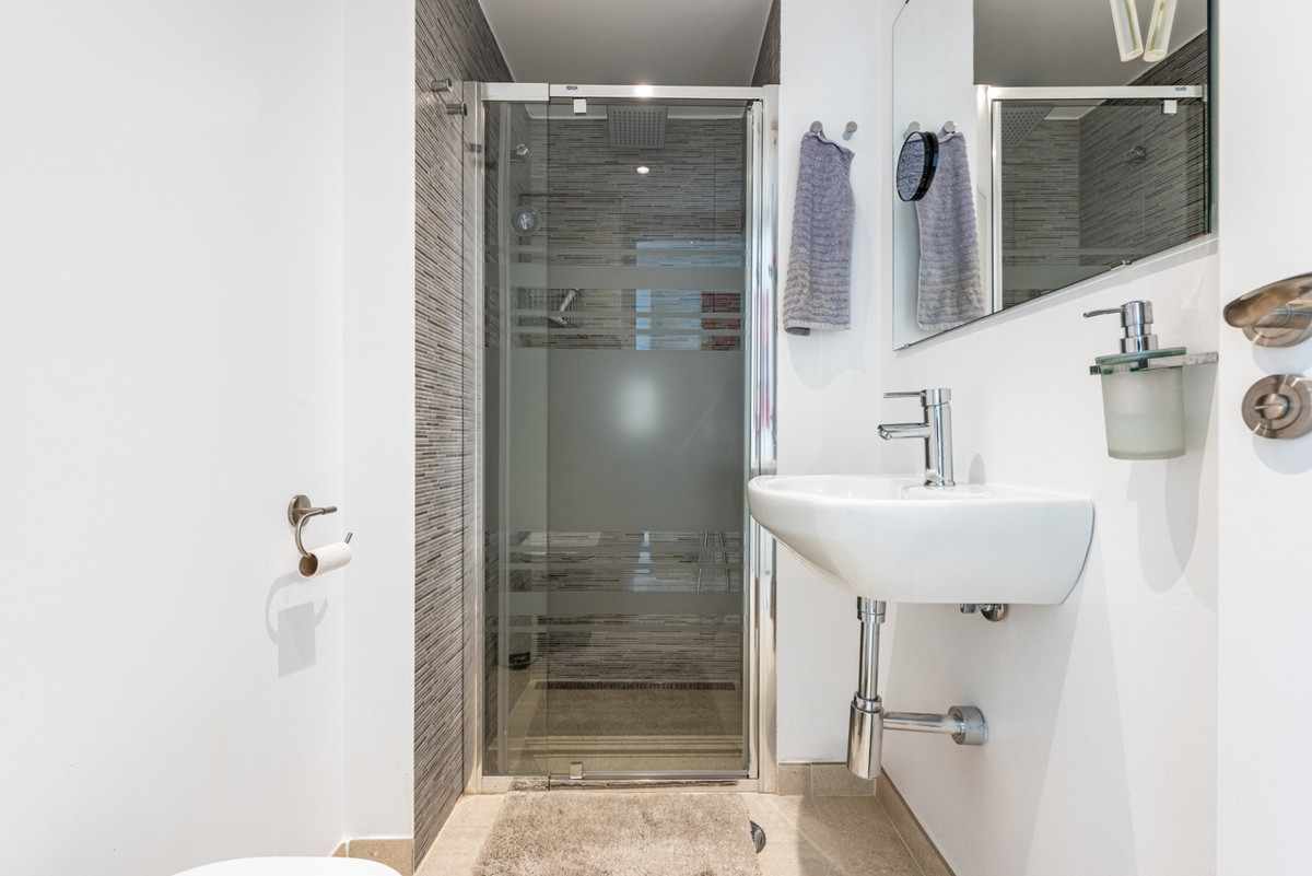 3 Bed Apartment for sale in Fuengirola Costa Del Sol, Málaga, Spain