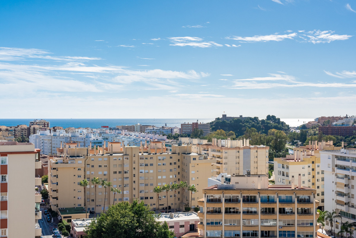 3 Bed Apartment for sale in Fuengirola Costa Del Sol, Málaga, Spain
