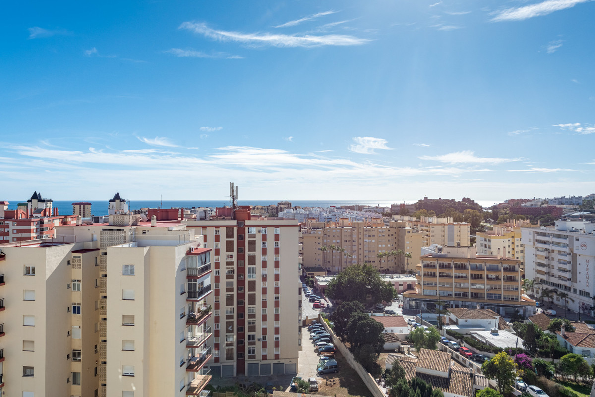 3 Bed Apartment for sale in Fuengirola Costa Del Sol, Málaga, Spain