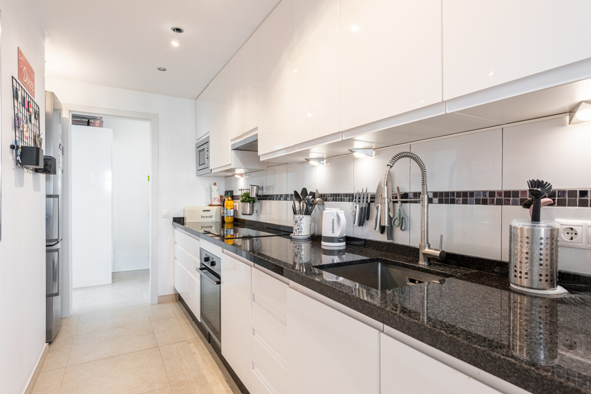 3 Bed Apartment for sale in Fuengirola Costa Del Sol, Málaga, Spain