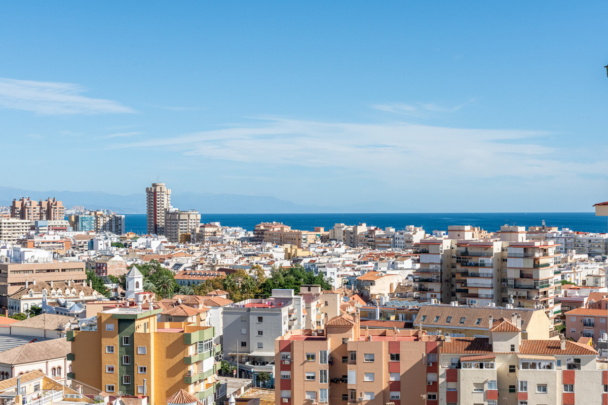 3 Bed Apartment for sale in Fuengirola Costa Del Sol, Málaga, Spain