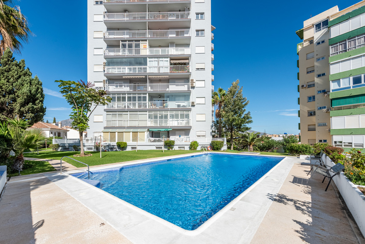 3 Bed Apartment for sale in Fuengirola Costa Del Sol, Málaga, Spain