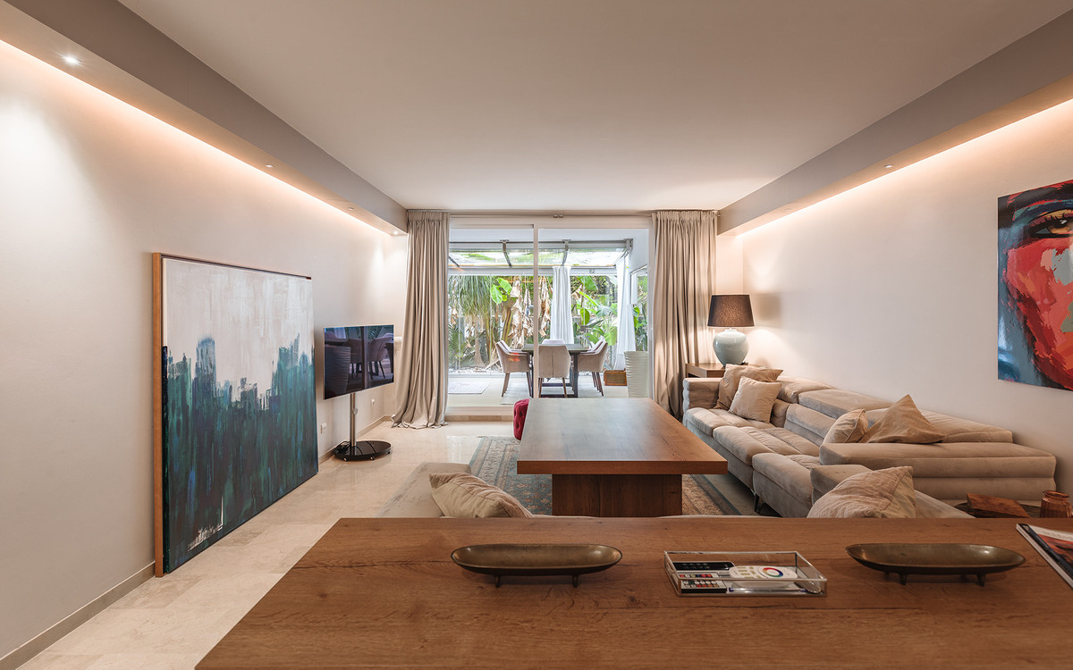 2 Bed Apartment for sale in The Golden Mile Costa Del Sol, Málaga, Spain