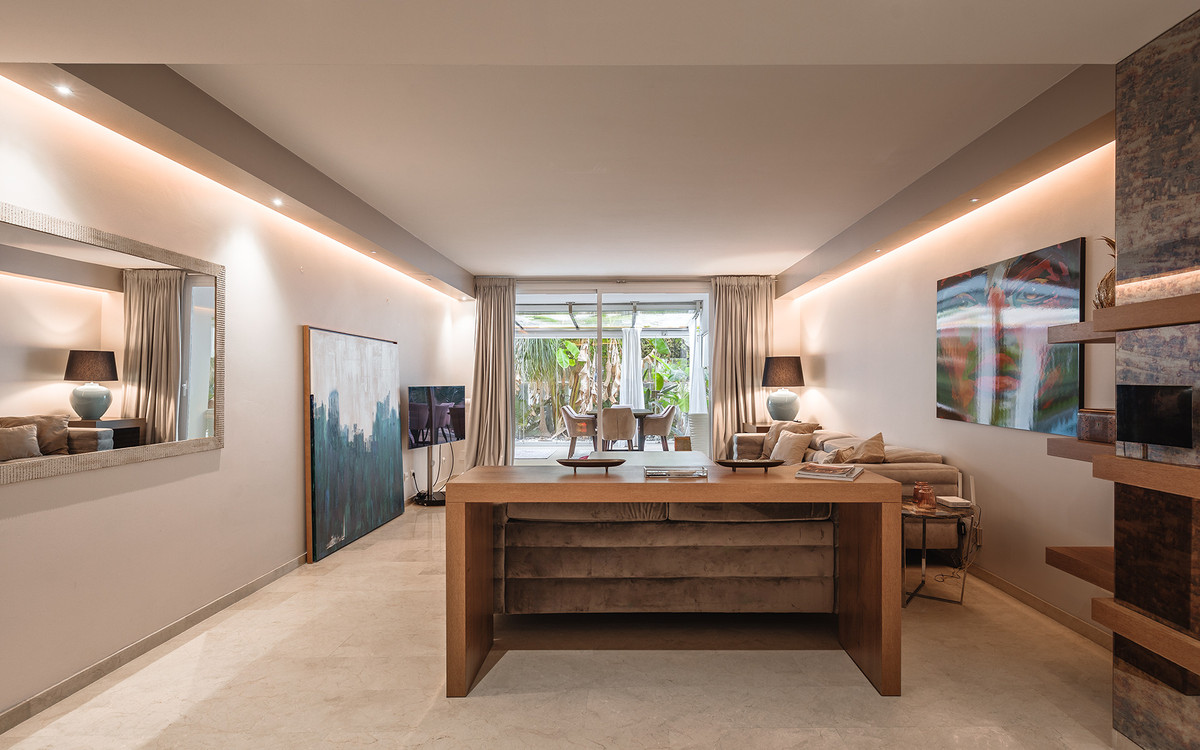 2 Bed Apartment for sale in The Golden Mile Costa Del Sol, Málaga, Spain