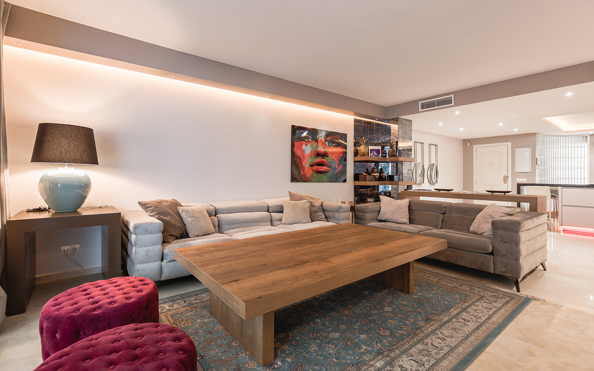 2 Bed Apartment for sale in The Golden Mile Costa Del Sol, Málaga, Spain