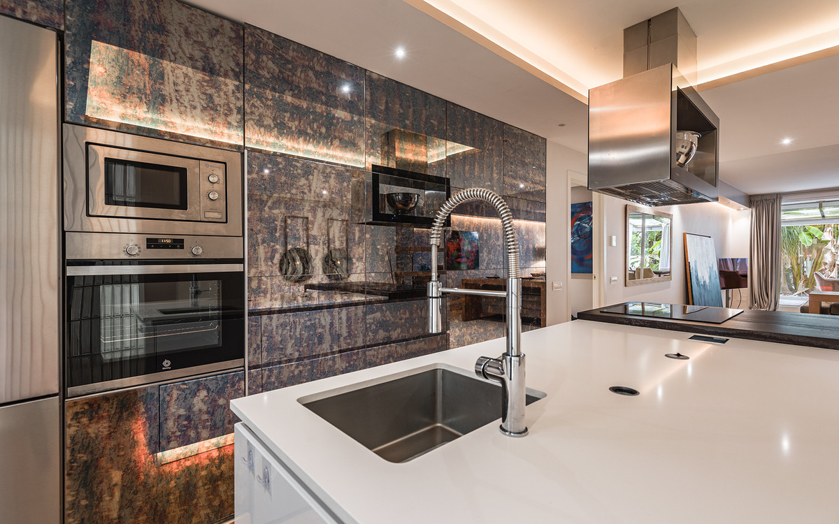 2 Bed Apartment for sale in The Golden Mile Costa Del Sol, Málaga, Spain
