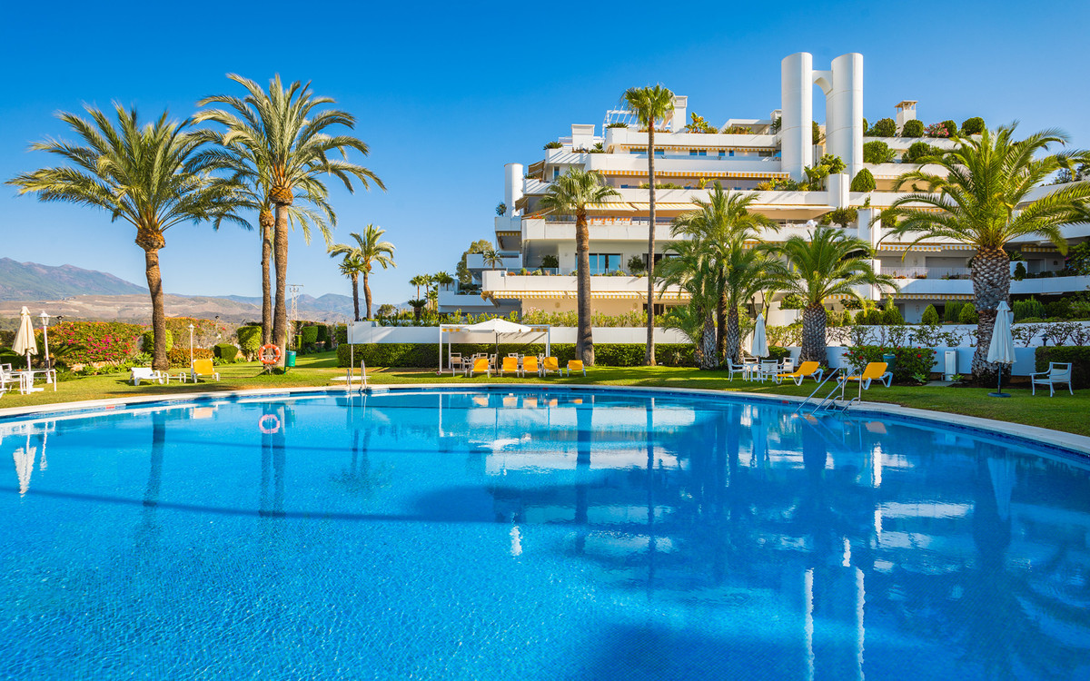 2 Bed Apartment for sale in The Golden Mile Costa Del Sol, Málaga, Spain