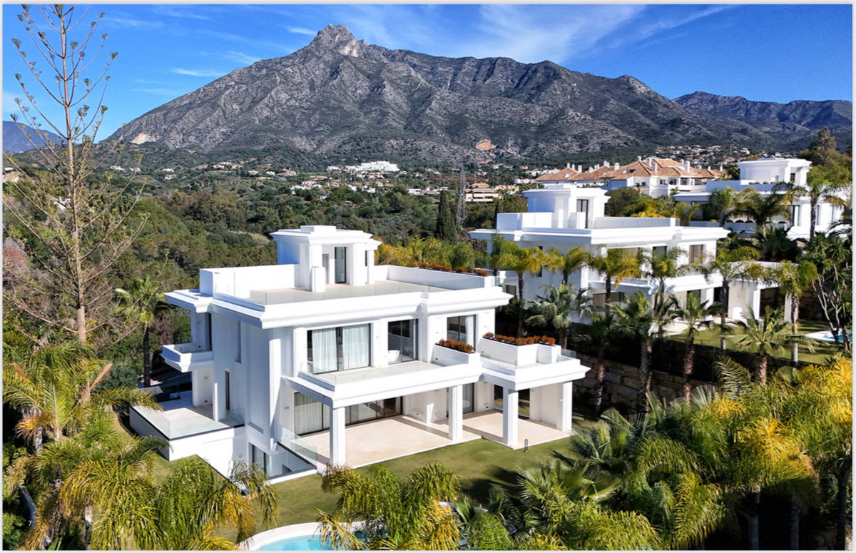6 Bed Townhouse for sale in The Golden Mile Costa Del Sol, Málaga, Spain