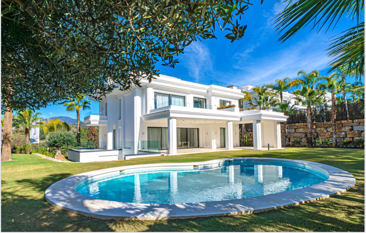 6 Bed Townhouse for sale in The Golden Mile Costa Del Sol, Málaga, Spain