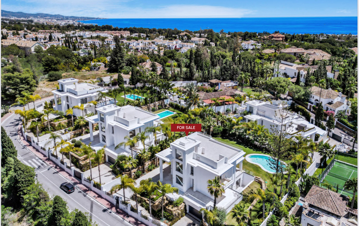 6 Bed Townhouse for sale in The Golden Mile Costa Del Sol, Málaga, Spain