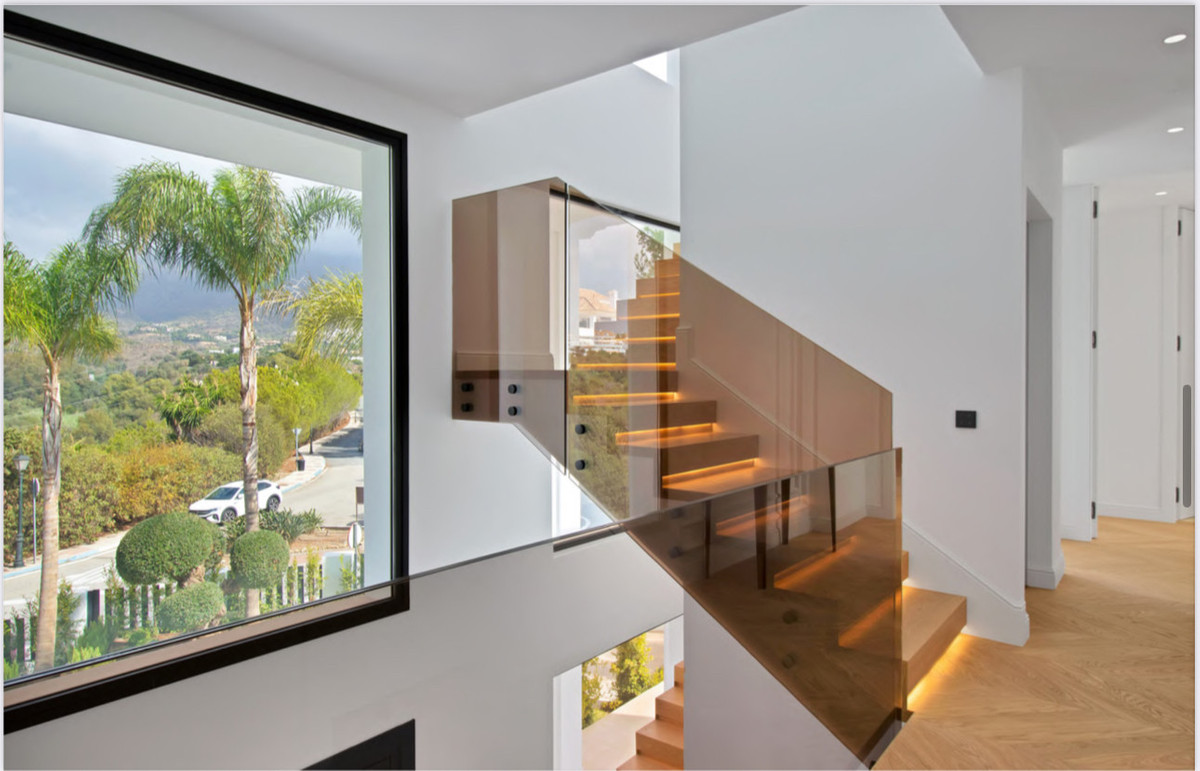 6 Bed Townhouse for sale in The Golden Mile Costa Del Sol, Málaga, Spain