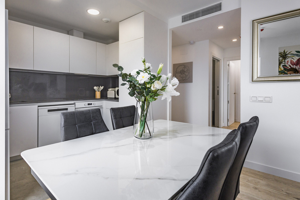 Se vende Apartamento Planta Media de 2 dormitorios en Costa Del Sol, Málaga, España