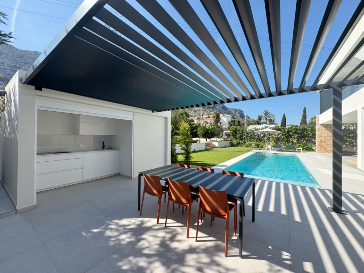 4 Bed Townhouse for sale in Denia Costa Blanca, Alicante, Spain