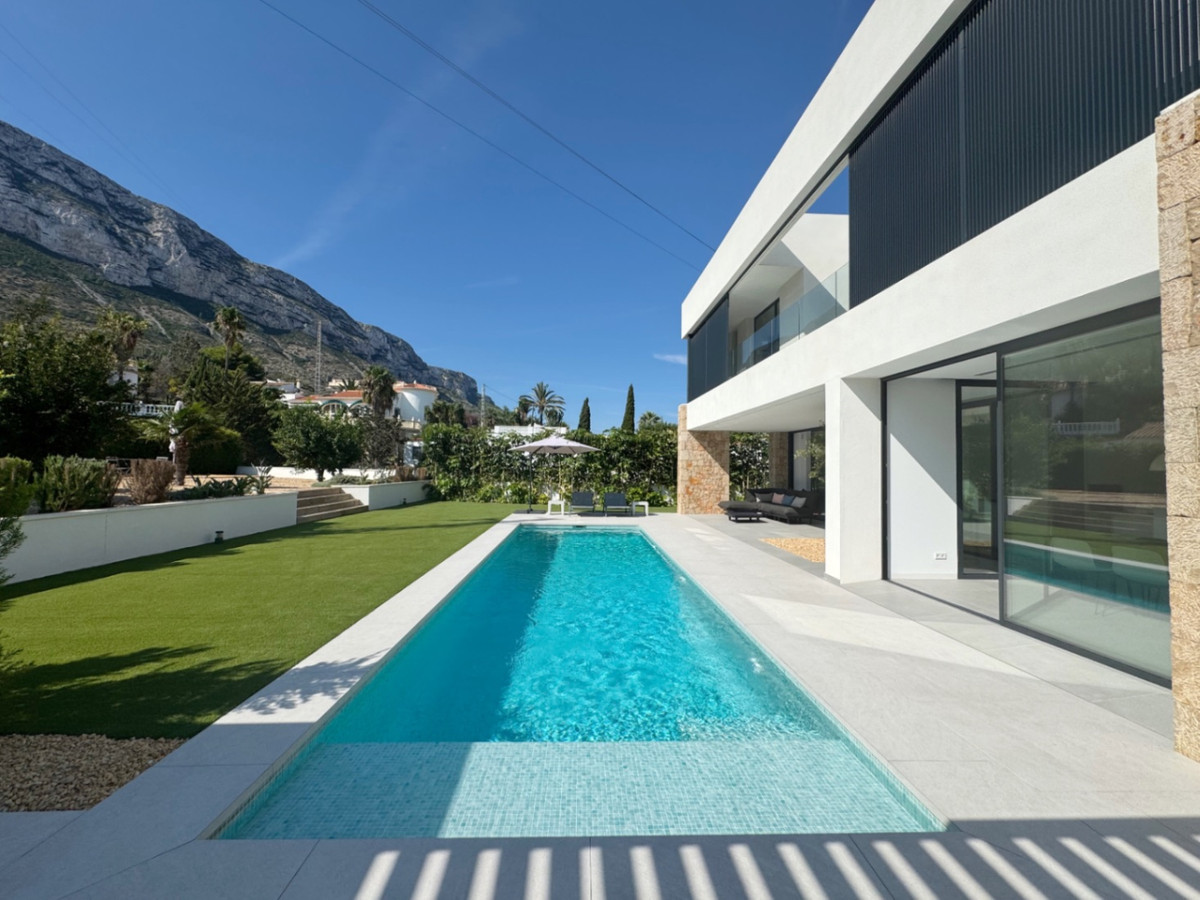 4 Bed Townhouse for sale in Denia Costa Blanca, Alicante, Spain