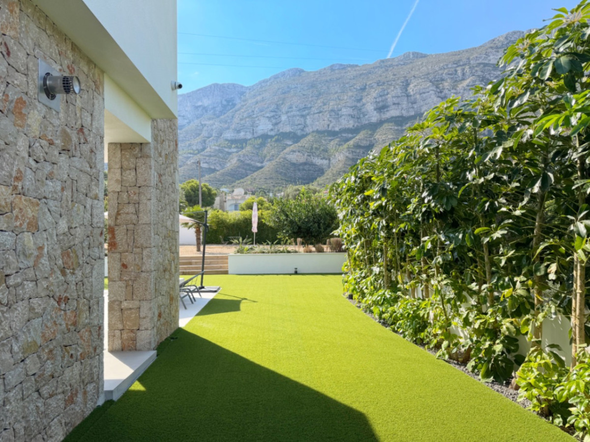 4 Bed Townhouse for sale in Denia Costa Blanca, Alicante, Spain