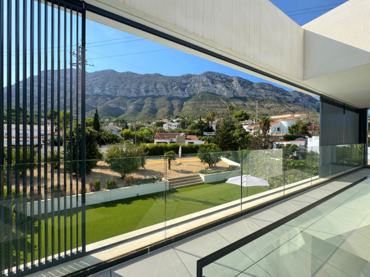 4 Bed Townhouse for sale in Denia Costa Blanca, Alicante, Spain