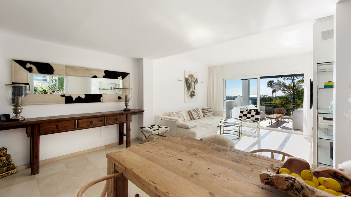 2 Bed Apartment for sale in Nueva Andalucía Costa Del Sol, Málaga, Spain